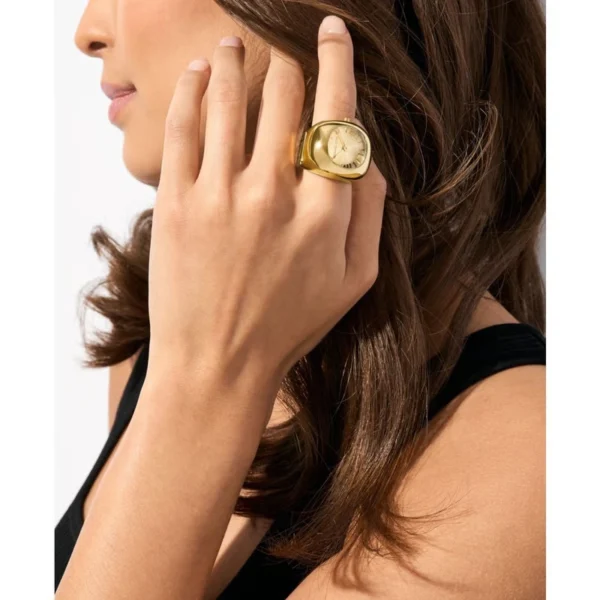 MK4847 de Michael Kors - accesorio elegante con movimiento de cuarzo y estilo noventero