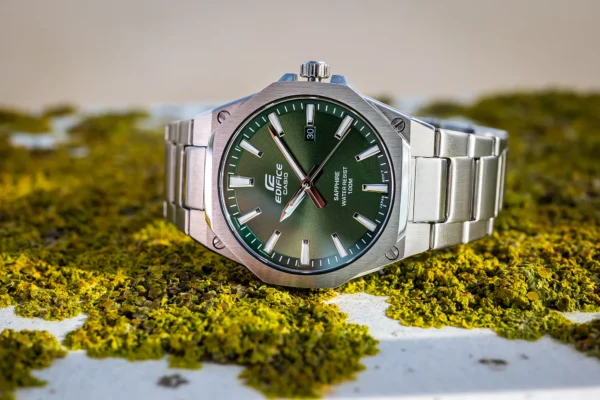 Reloj Casio Edifice Slim para hombre con diseño moderno y resistencia al agua, ideal en Barranquilla