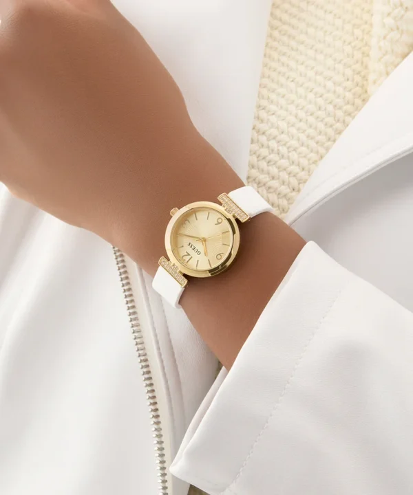 Dial color champagne del reloj GUESS GW0912L2 de mujer, disponible para envío en Colombia por Mundo Reloj