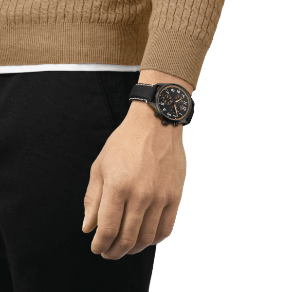 Reloj cronógrafo Tissot XL en muñeca masculina – tienda de relojes premium Barranquilla