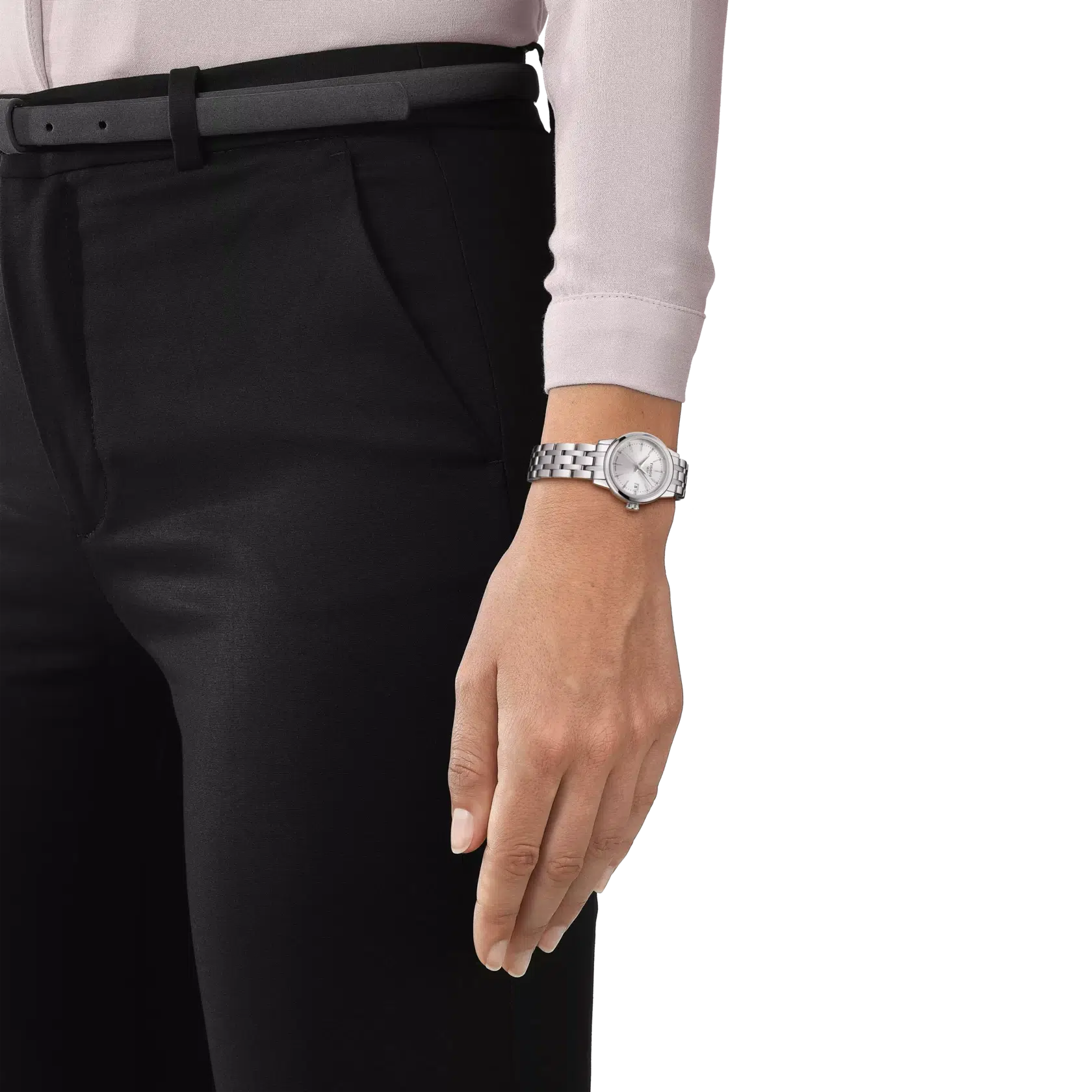 Reloj Tissot Classic Dream 28mm en muñeca, estilo elegante y minimalista.